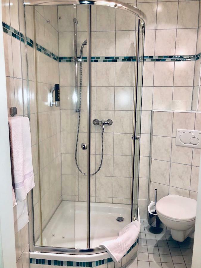 Hotel Pension Wiesenau Bad Salzhausen Екстер'єр фото