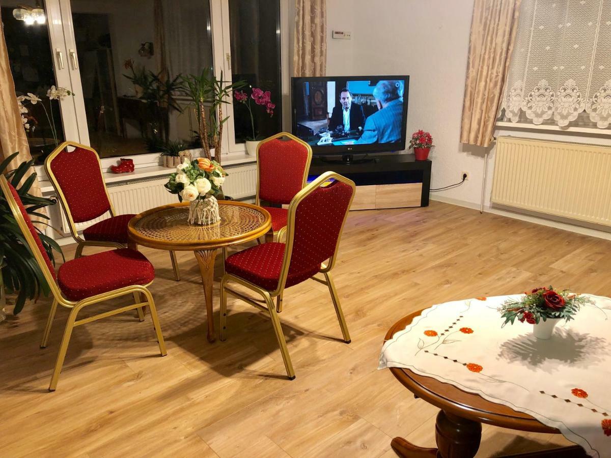 Hotel Pension Wiesenau Bad Salzhausen Екстер'єр фото
